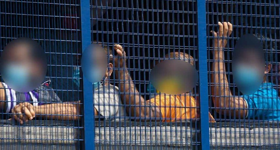 মালয়েশিয়ায় ২২২ বাংলাদেশি গ্রেপ্তার